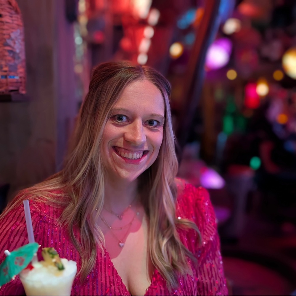 Meet your Posher, Cassandra